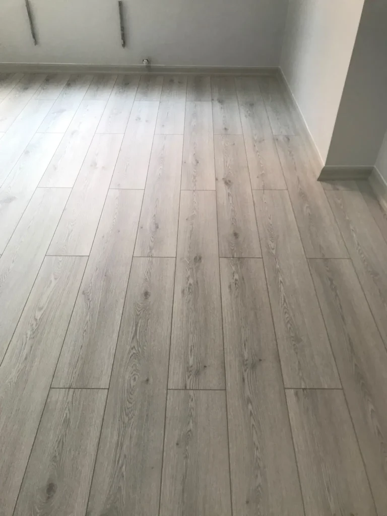 Ev parke kaplama ve süpürgelik 